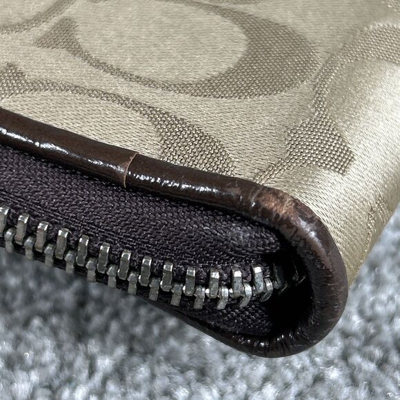 Coach Wristlet Wallet Signature Print Ashley Has Some Wear - Picture 4 of 14